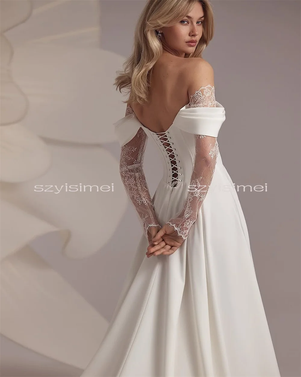 Elegante schulterfreie Brautkleider, A-Linie, hoher Schlitz mit Spitze, Brautkleid für die Hochzeit, Spitzenärmel, individuelle Brautkleider