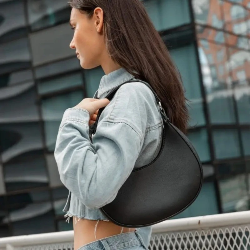 

French niche handbag female 2026 fall and winter popular new models hundred and high quality fashion shoulder bag armpit bags