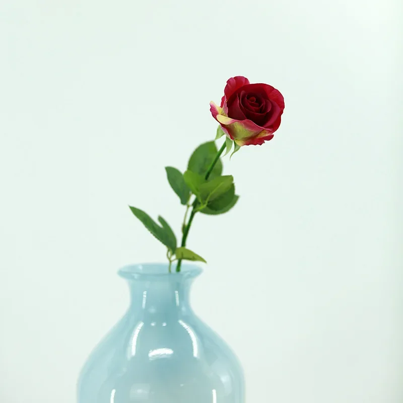 10/12 Stück Simulationsblumen, rote Rosen mit echtem Griff, Balkon-Dekoration, künstliche Diana-Rosenzweige, Tischdekoration – Detail 13