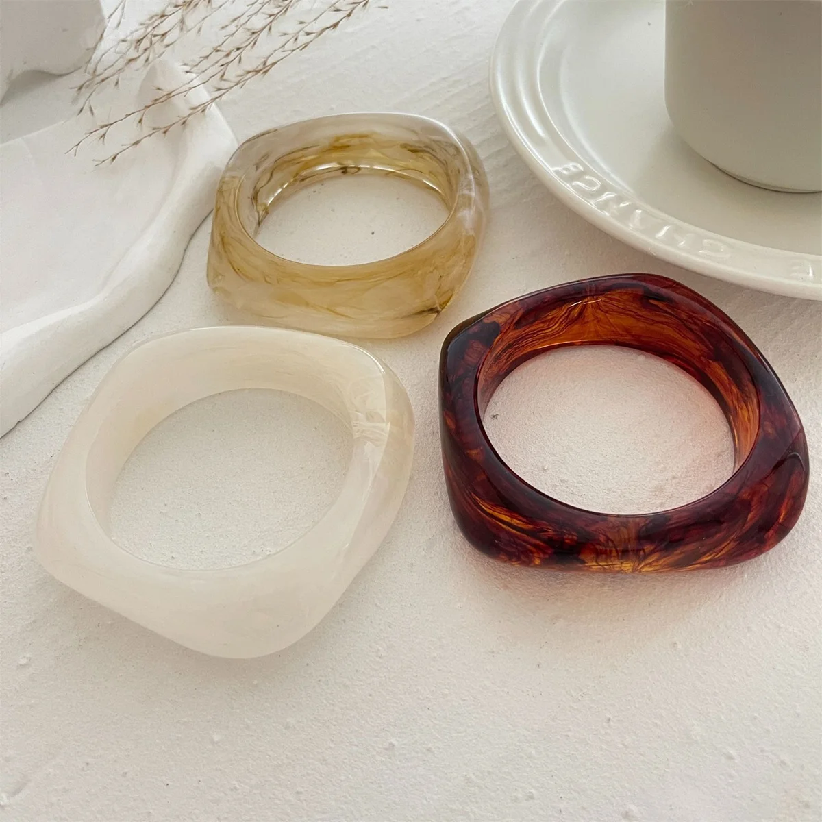 Fashion Jelly Color Acrylic Resin Chunky Bangles Women Kpop Round Y2k Cuff Wide Bangle Bracelet Retro Jewelry Pulseras Bangle view 3