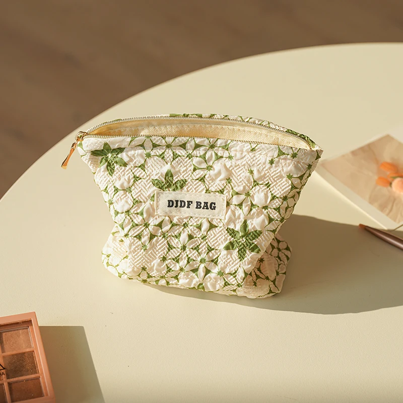 New Small Girls Cosmetic Bag Green Small Fresh Portable Mini Sanitary Napkin Storage Bag Commuter Coin Purse Portable Key Bag