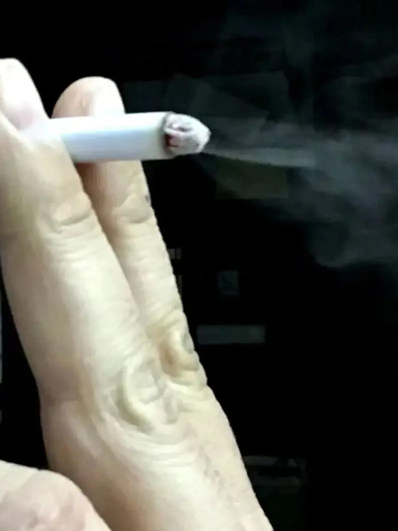 Clesen fausse feuille de cigarette arty fumée peut souffler les accessoires de fumée fumée semblable aux farces pratiques, costumes d'Halloween jouets de nouveauté