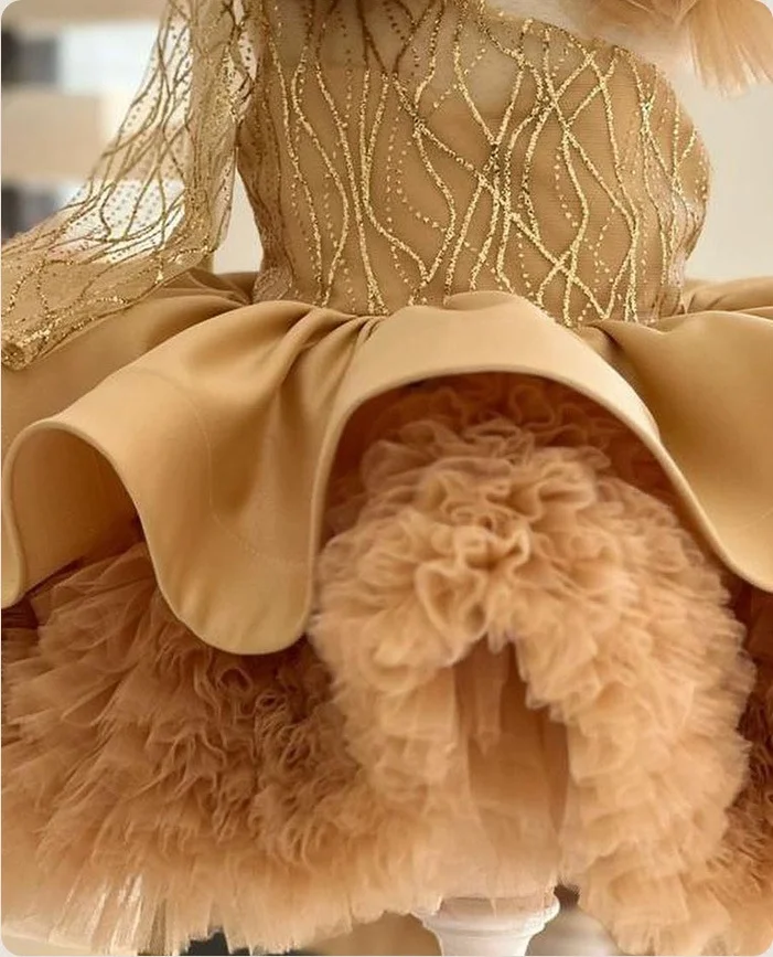 فستان بناتي 2025 فستان الأميرة الجديد للأطفال مزين بالترتر فستان أنيق بكتف واحد فاخر منفوش ملابس أداء الكرنفال