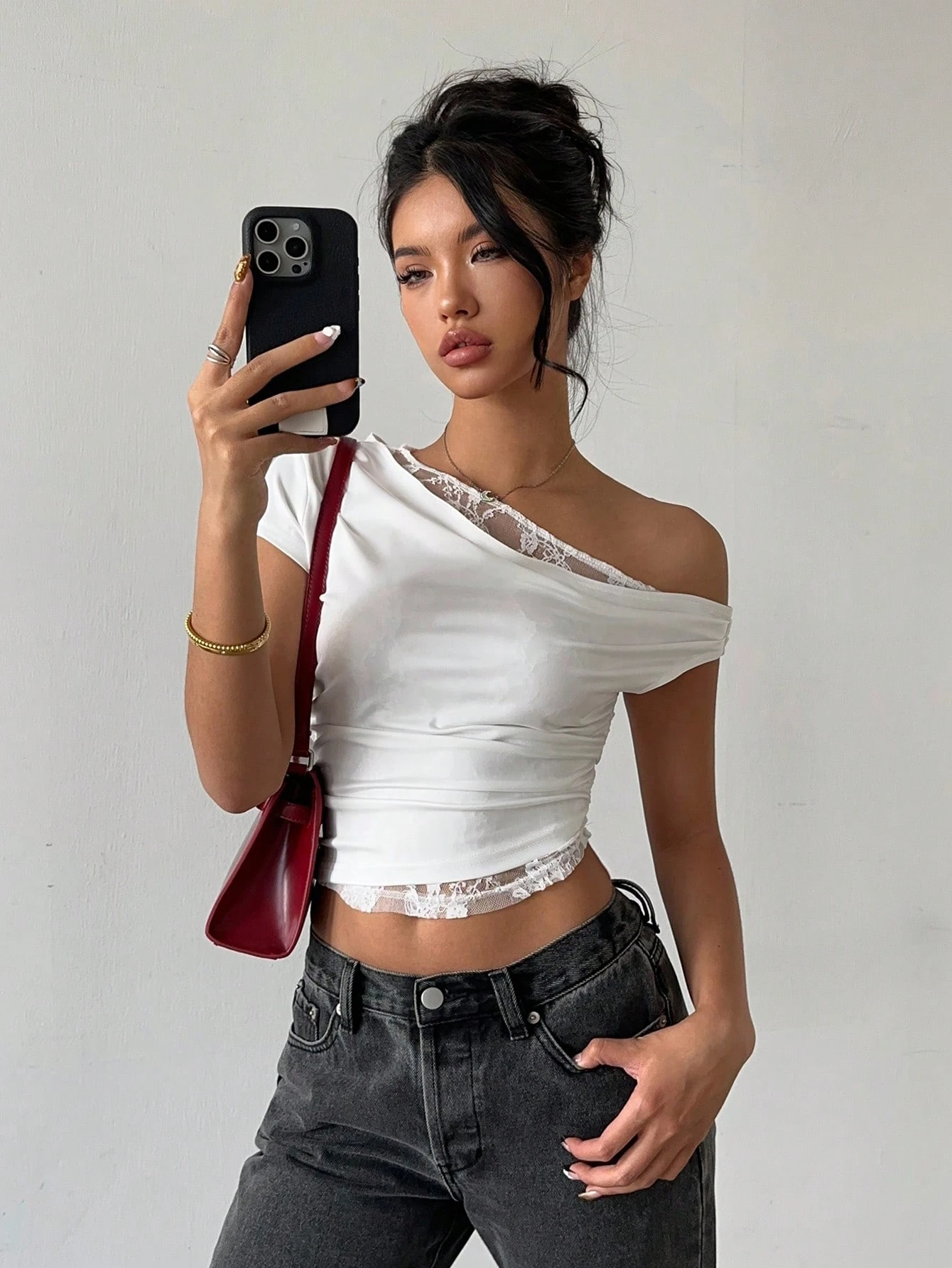 Women's Elegant Lace Patchwork Double Layer Fabric Slim Fit Pleating T-Shirt Sexy One Shoulder Drape Neck Crop Top Summer New
