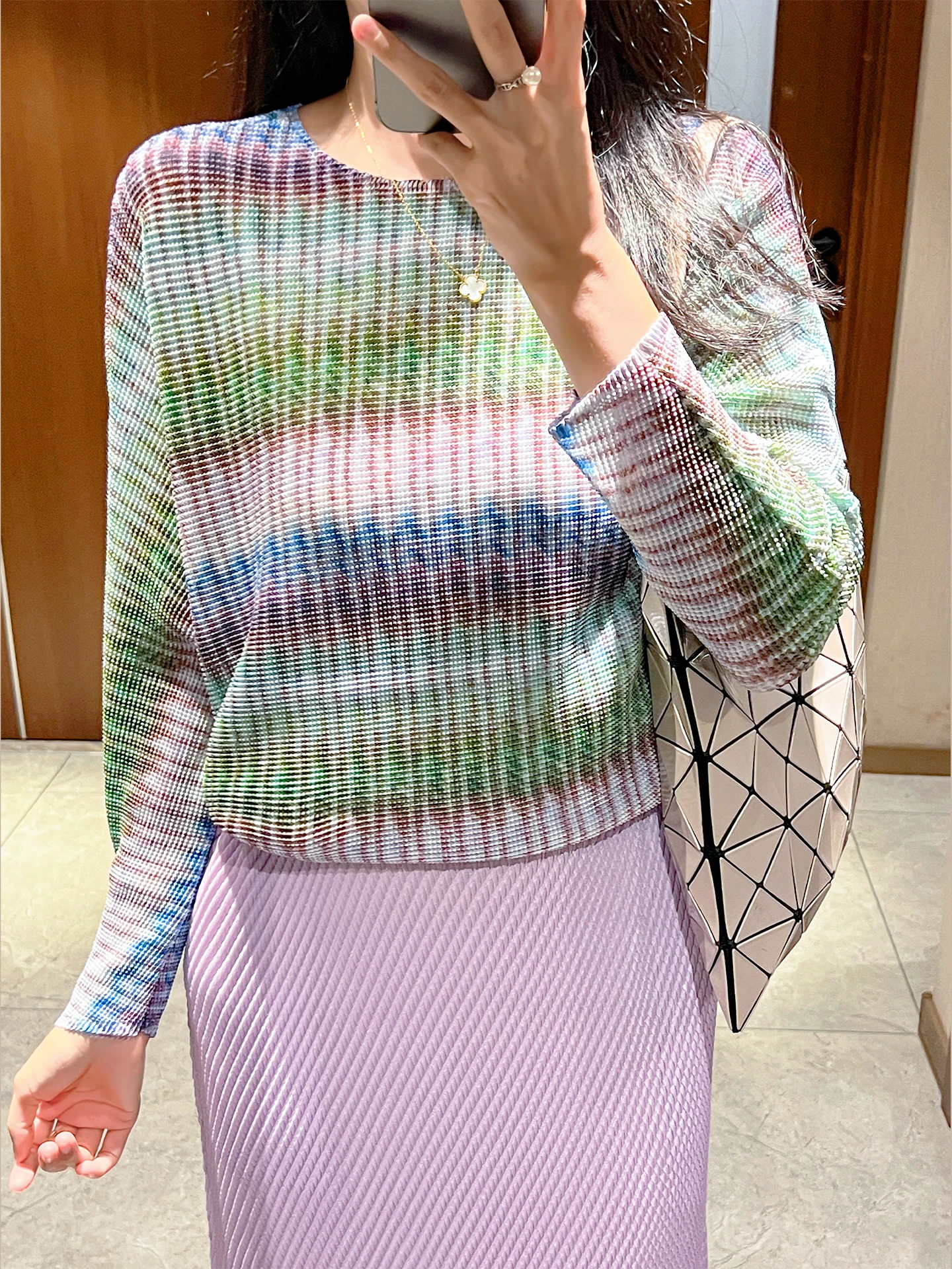 Women Casual T-Shirt - Round Neck Long Sleeves Gradient Colour Geometric Pattern Design Loose Fit Plus Size Stretch Female Top
