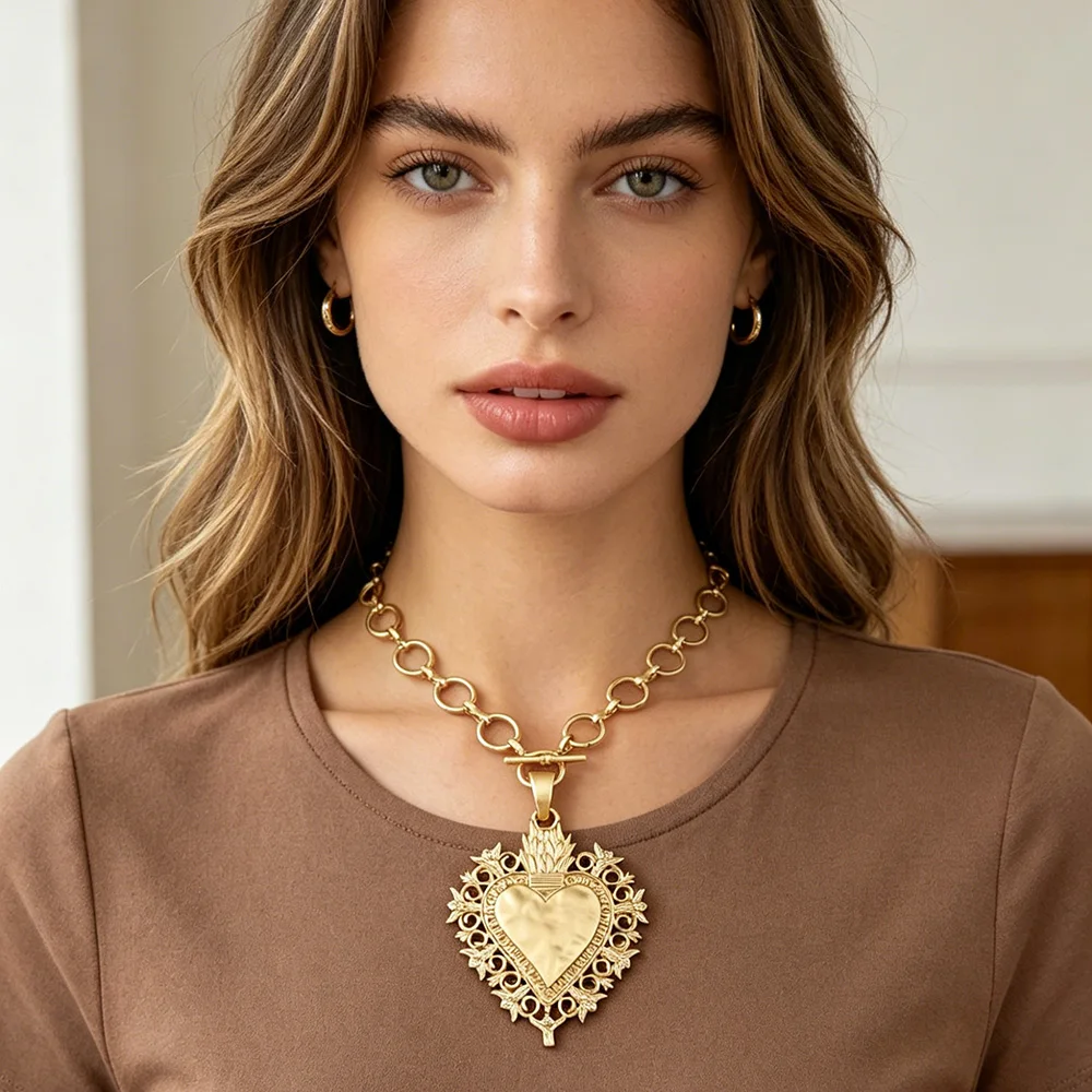 Boho 2-color Sacred Heart Pendant Chunky Statement Elegant Summer Jewelry Necklace Women's Daily Wear, Gift For Her,1 PC