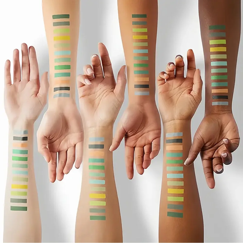 16 色のグリーン オリーブ マット アイシャドウ プレート - 高い演色性、マットな質感、素晴らしいアイ メイクアップ効果を作成します。