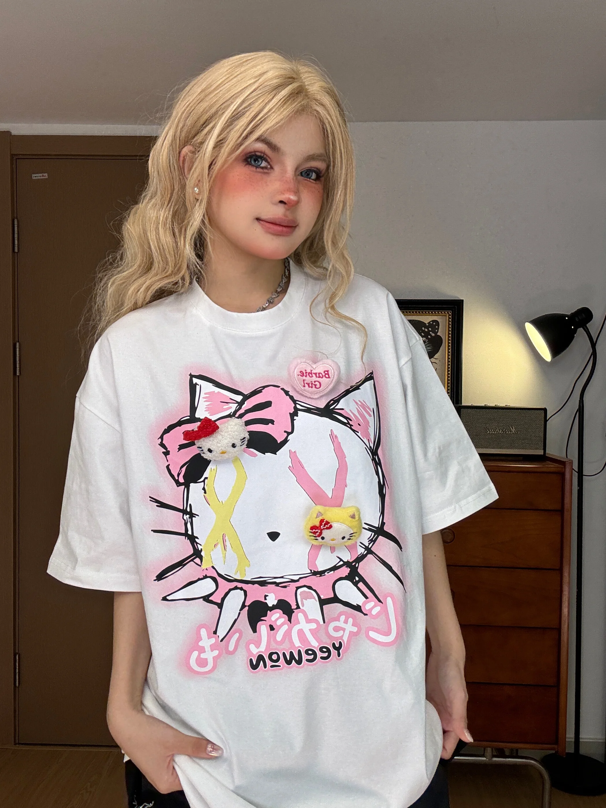 Original China-Chic Hello Kitty Cat Short Sleeve T-shirt for Men and Women in Summer Loose Design Lovers Half Sleeve Top Fashion