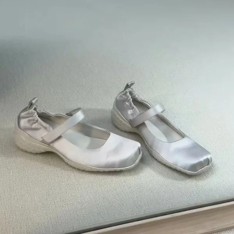 Fashionable and Comfortable Soft-soled Mary Jane Shoes for Women, High-end Style, Shallow Toe Single Shoes view 2