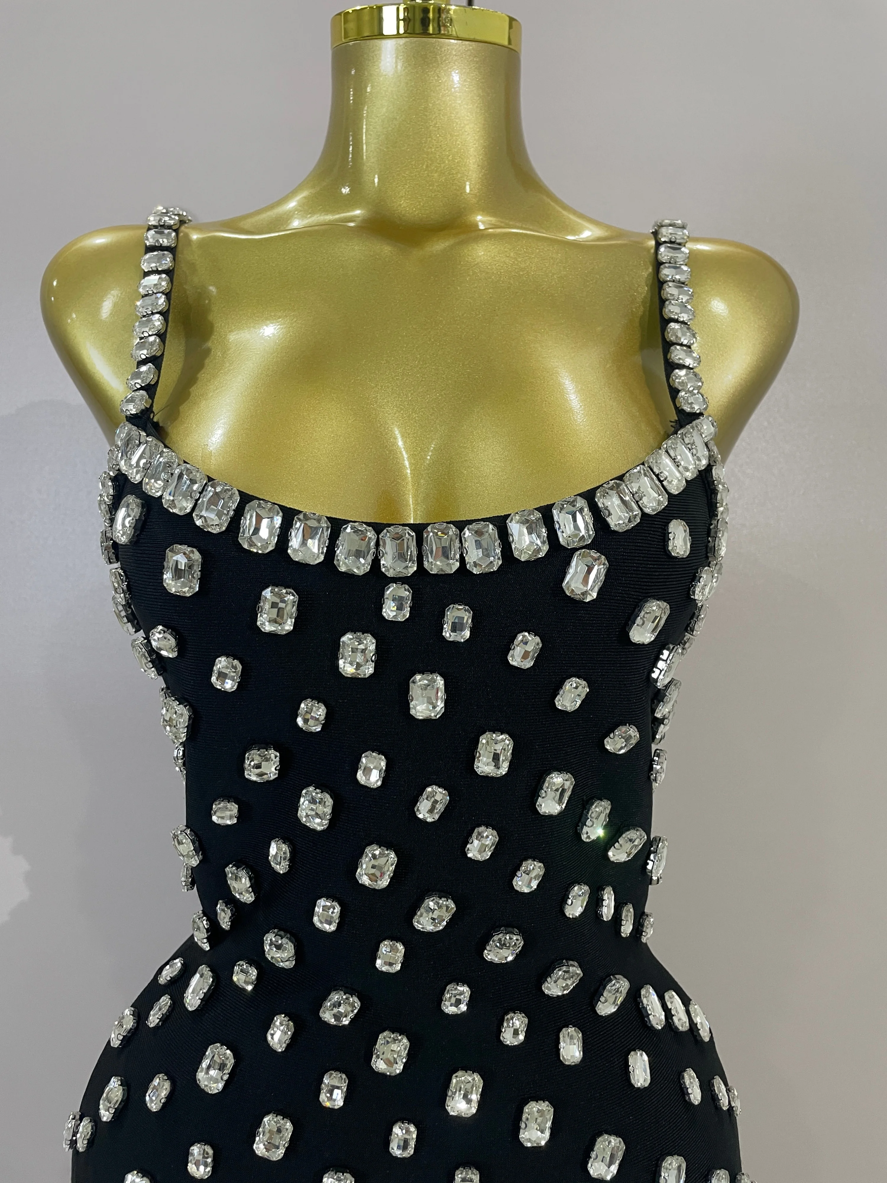 Women Luxury Diamonds Sleeveless Bodycon Bandage Mini Dress High Street Celebrate Evening Prom Club Elegant Birthday Party Dress view 5