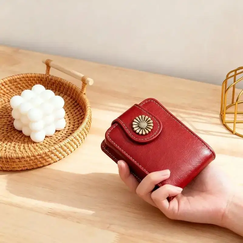 Women’s Mini Cosmetic Storage Bag with Mirror, Small Portable Makeup Pouch Ideal for Lipstick & Beauty Essentials