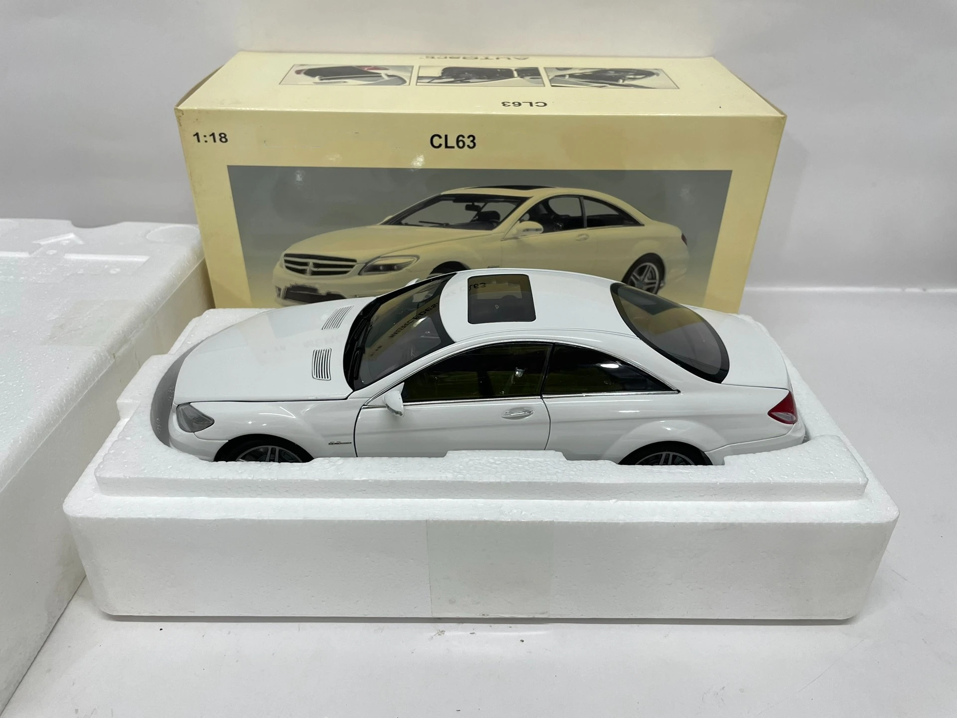 Autoart 1:18 CL63 White Simulation Limited Edition All Open Alloy Metal Static Car Model Toy Gift