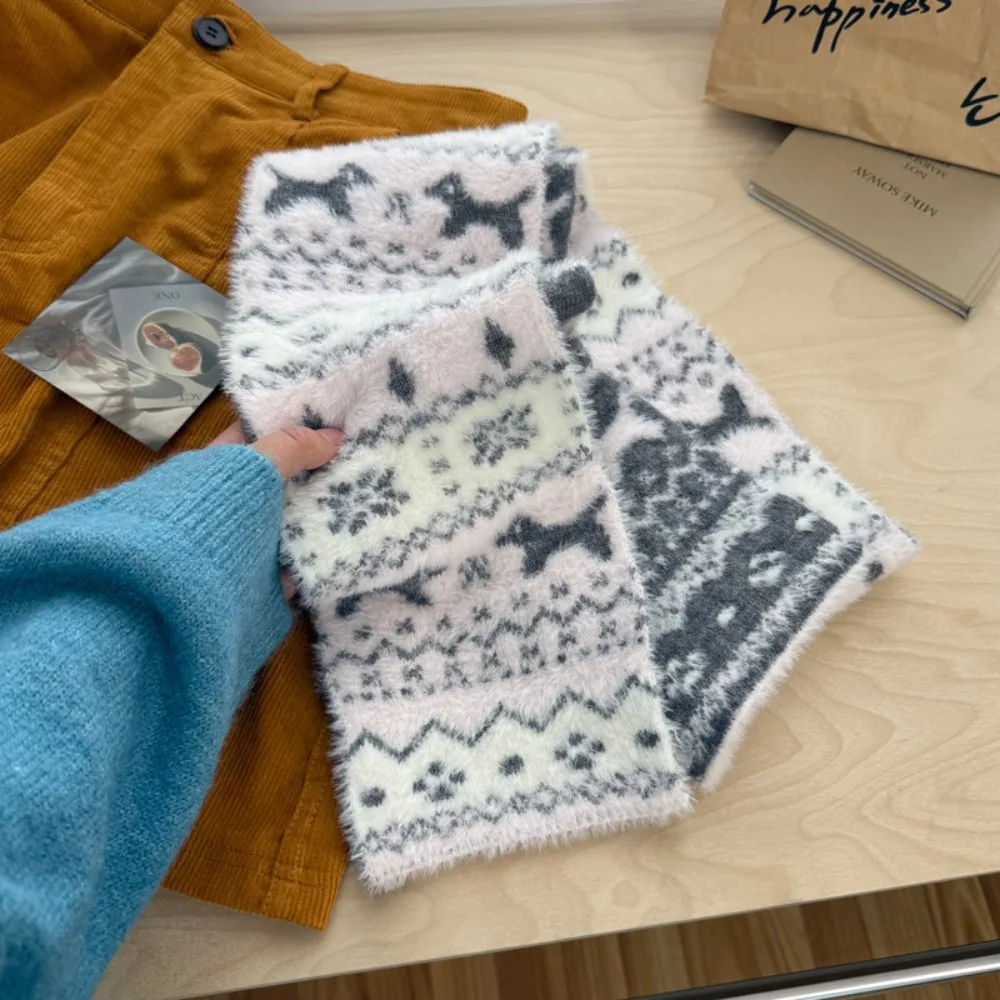 

Elegant Snowflake Jacquard Knitted Scarf Plush Fair Isle Style Winter Cashmere Scarves Warm Thicken Wool Shawl Women/Men