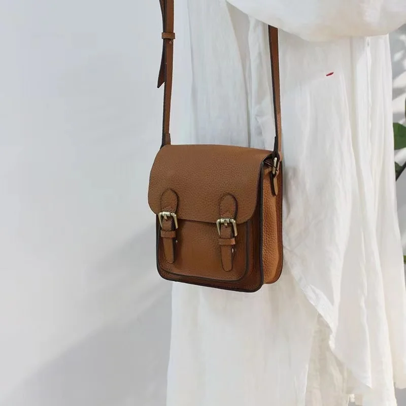 Small bag woman 2024 Korean edition fashion casual retro solid color single shoulder small square