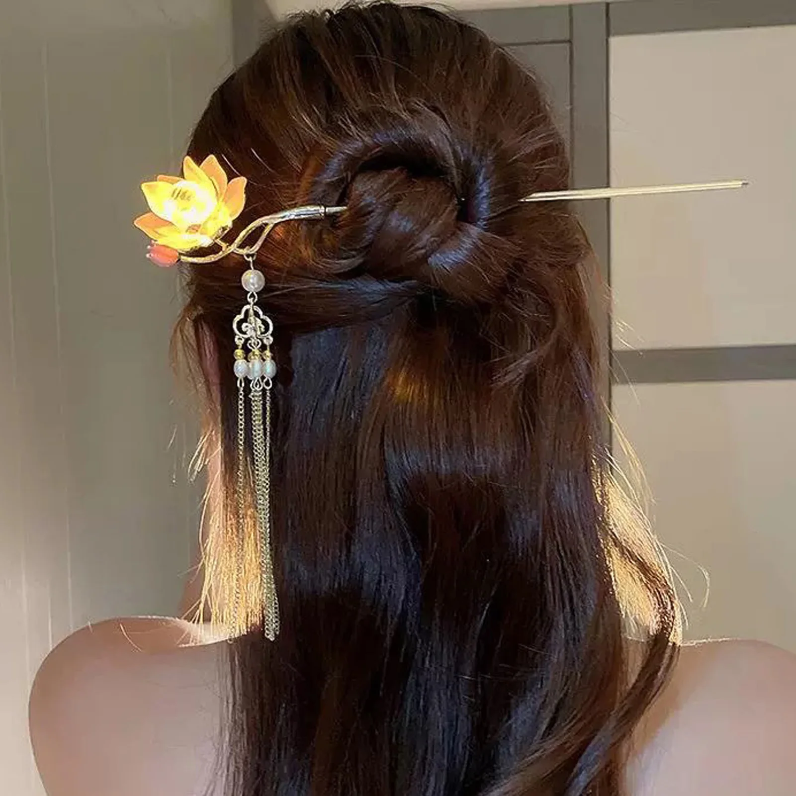 Luminous Flower Hairpin for Women Creative Lotus Emit Light Lantern Tassel Hair Stick Vintage Chinese Style Metal Hair Accessory image 5