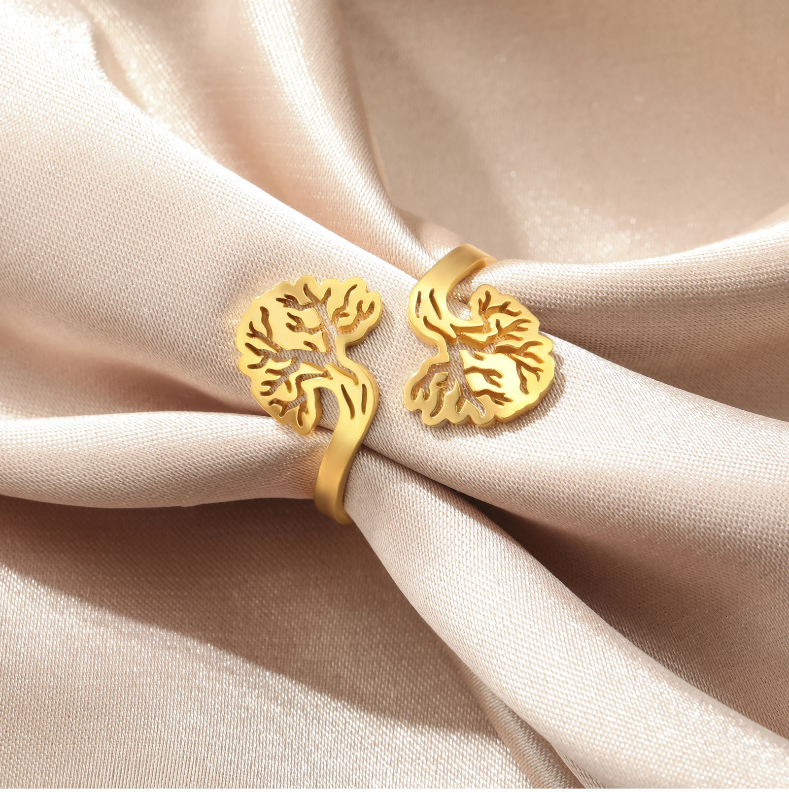 CoolTime Vintage Goldfarbene Damenringe Doppelter Lebensbaum Offener Ring Edelstahl Ausgehöhlter Spiritueller Schmuck Geschenk – Detail 8
