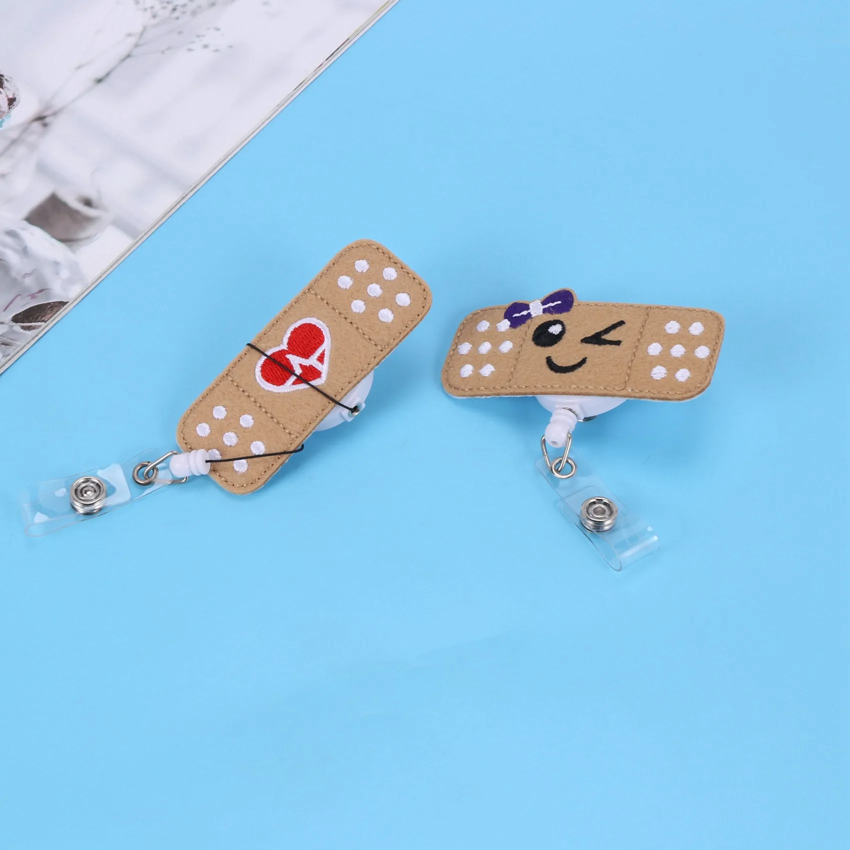 AM-간호사 배지 릴 홀더 - 6개입 - 간호사 배지 - 밴드 에이드 배지 릴 - 여성 간호사에게 완벽한 선물