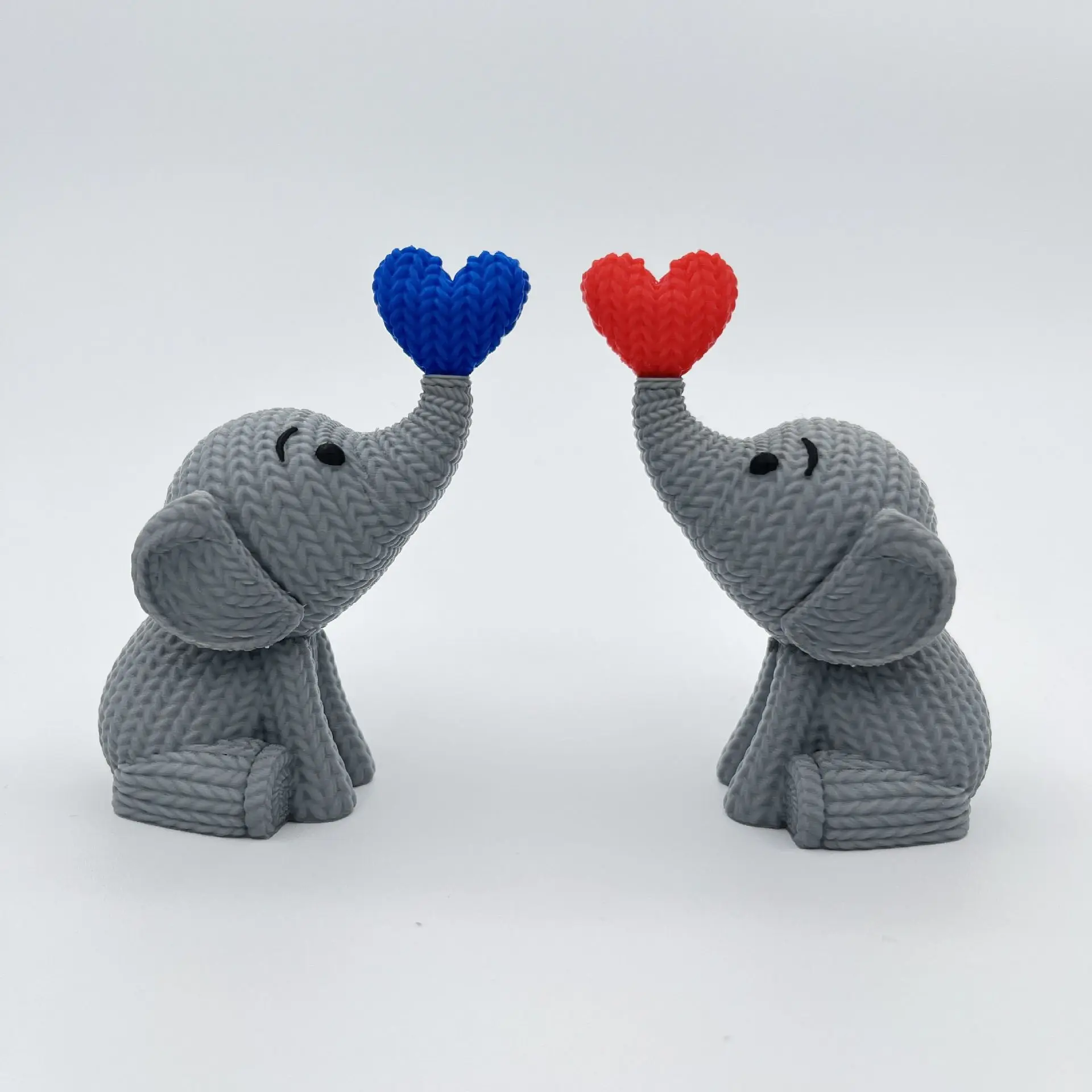 

3D Printed Heart Elephant Ornament Creative Elephant Figurines Crafts Home Decor Desktop Ornament for Valentine's Day Gifts
