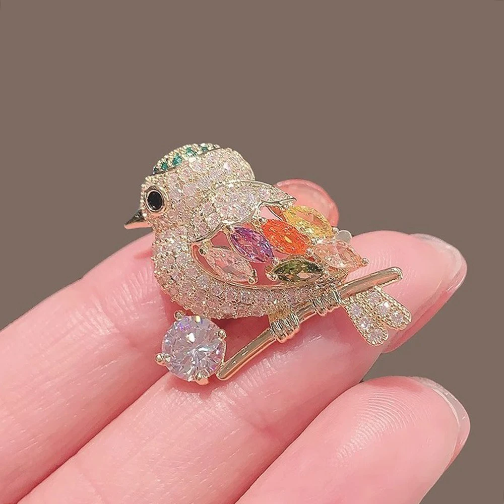 Bird Brooch Crystal Pin Anti-Exposure Clothing Backpack Lapel Accessories Animal Jewelry Women Girls Gifts