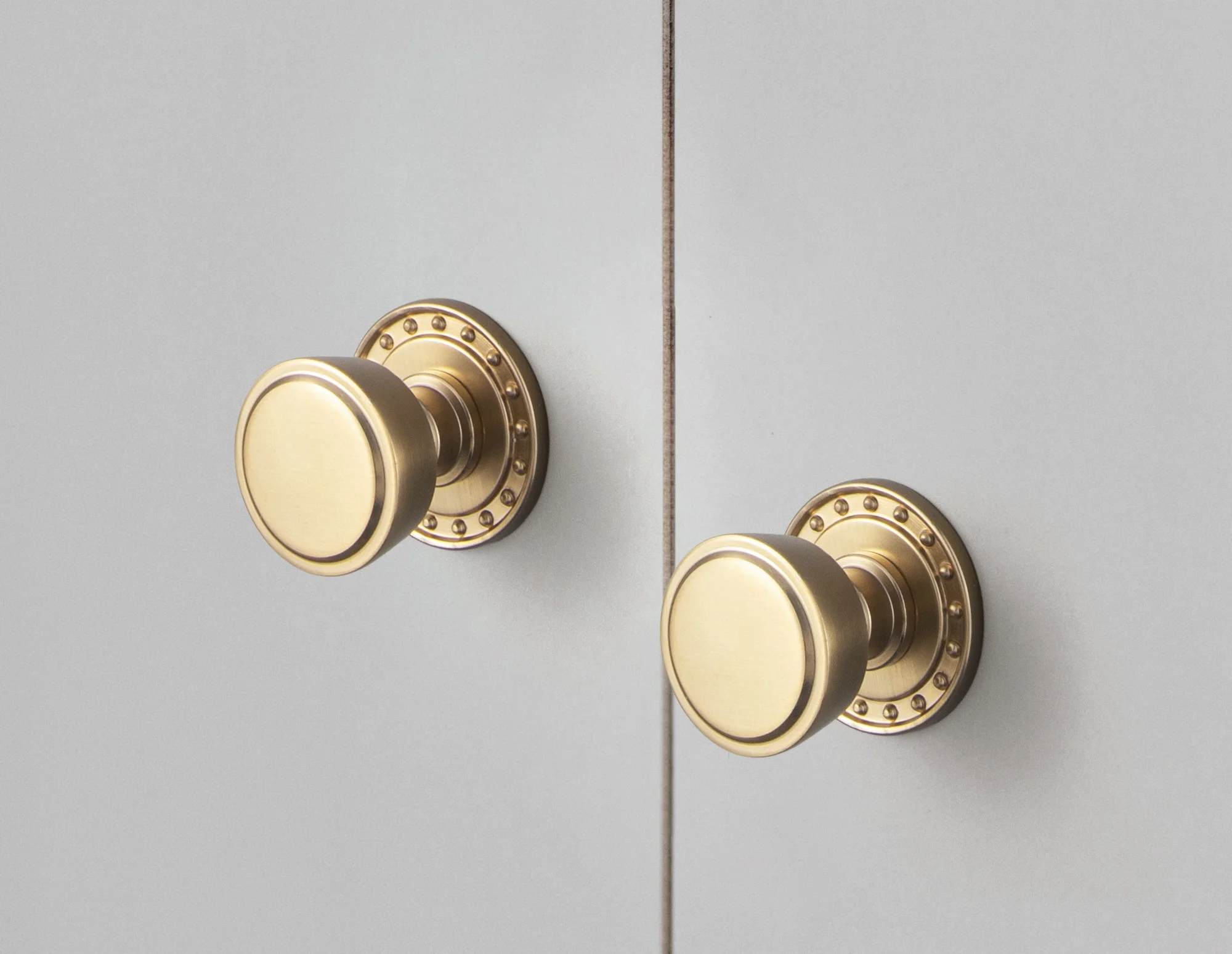 Goo-Ki 6 Pack Cabinet Knobs Antique Brass Drawer Knobs with Spacer Zinc Alloy Kitchen Hardware - Vintage Brass Single Screw Bar Cabinet Pulls Dresser Handles with Backplate
