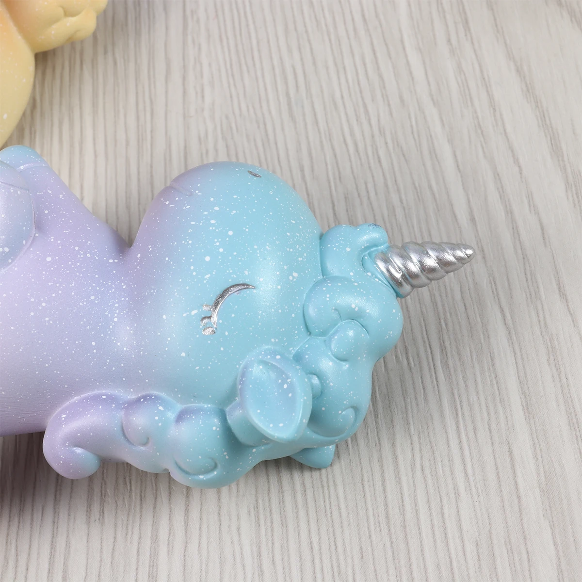 2 Pcs Unicorn Decoration Lovely Cartoon naments for Home Premium Material Evenly Colored Carefully Carved Warm Decor
