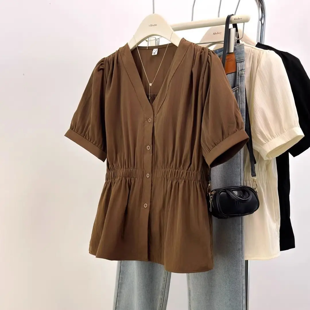 Camisa e Blusa Feminina Plus Size com Cintura Elástica, Decote V Simples, Estilo Francês, Cor Sólida, Nova Coleção de Verão