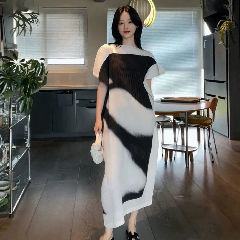 

Miyake Loose Printed Pleated Dress 2025 Summer New Wave Women's Round Neck Irregular Short Sleeve Fashion Casual Dresses