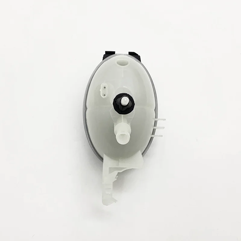 A2045000049 2045000049 2045000549 2045000749 Kühlmittelausgleichsbehälter vorne für Mercedes Benz W204 W212 E180 E200 E320 A207 CLS300 – Detail 7