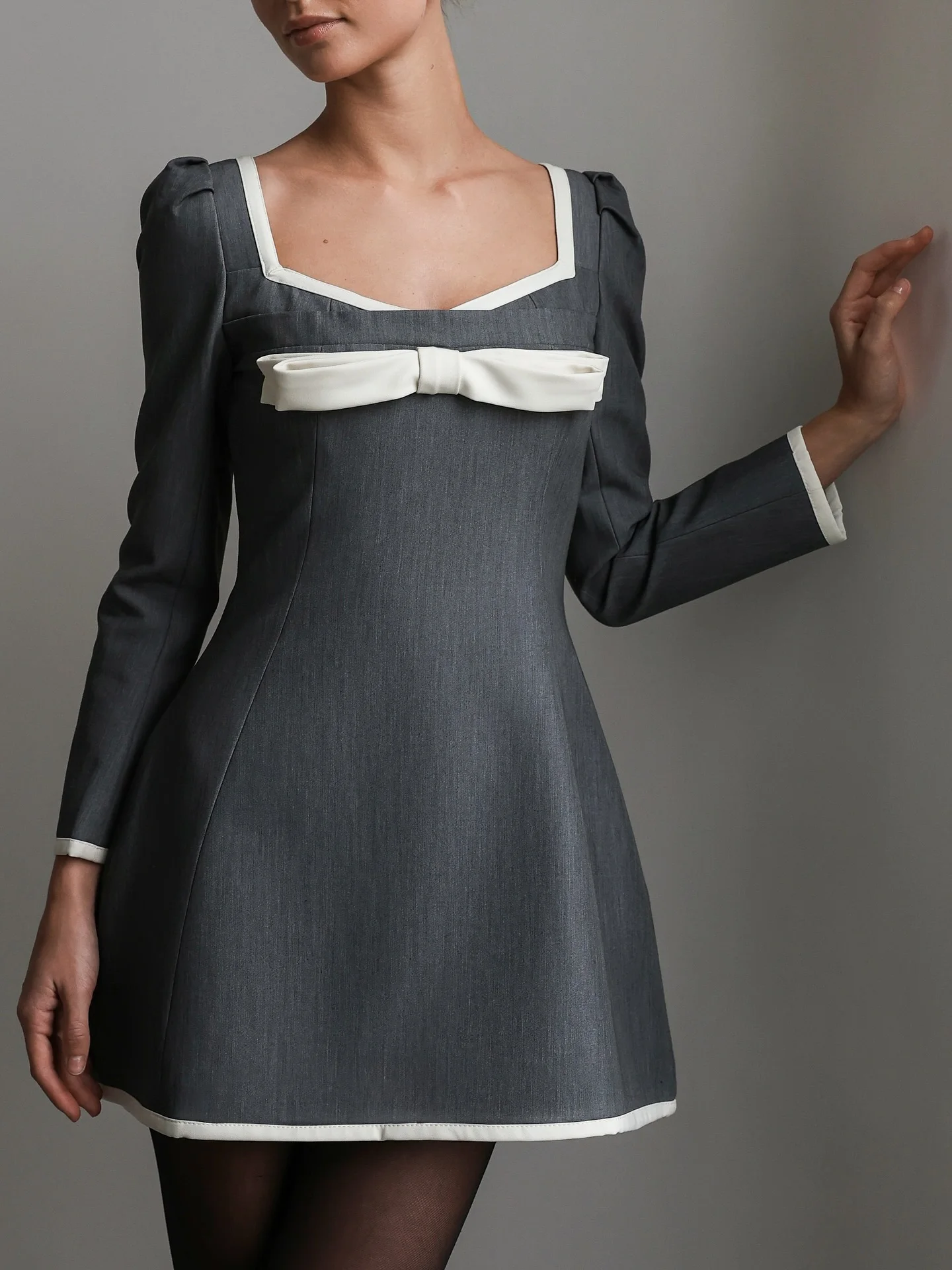 Mini robe de soirée trapèze grise élégante avec nœud blanc, col carré, manches longues bouffantes, robes de bal de Cocktail formelles pour femmes