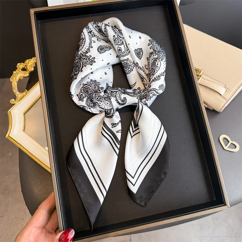Luxuriöser Schwarzer Bedruckter Seidenschal Weicher Satin-Halstuch Quadratisches Seidenkefertuch Taschentuch für Damen Designer-Seidenkopftuch – Detail 1