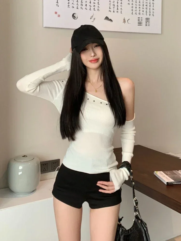 섹시한 한 어깨 여성 T 셔츠 2024 Ropa Mujer 빈티지 슬래시 목 Y2k 탑 패션 리벳 니트 캐주얼 한국 가을 Tshirt