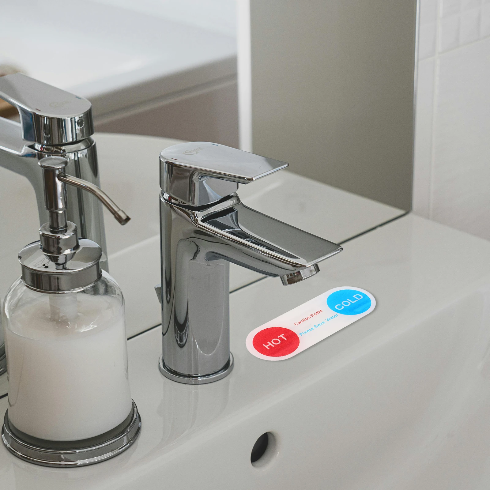 10Pcs Acrylic Water Faucet Indicator Signs Self Stick Hot and Cold Labels for Shower Sink Faucets Clear Hotel Bathroom Decals