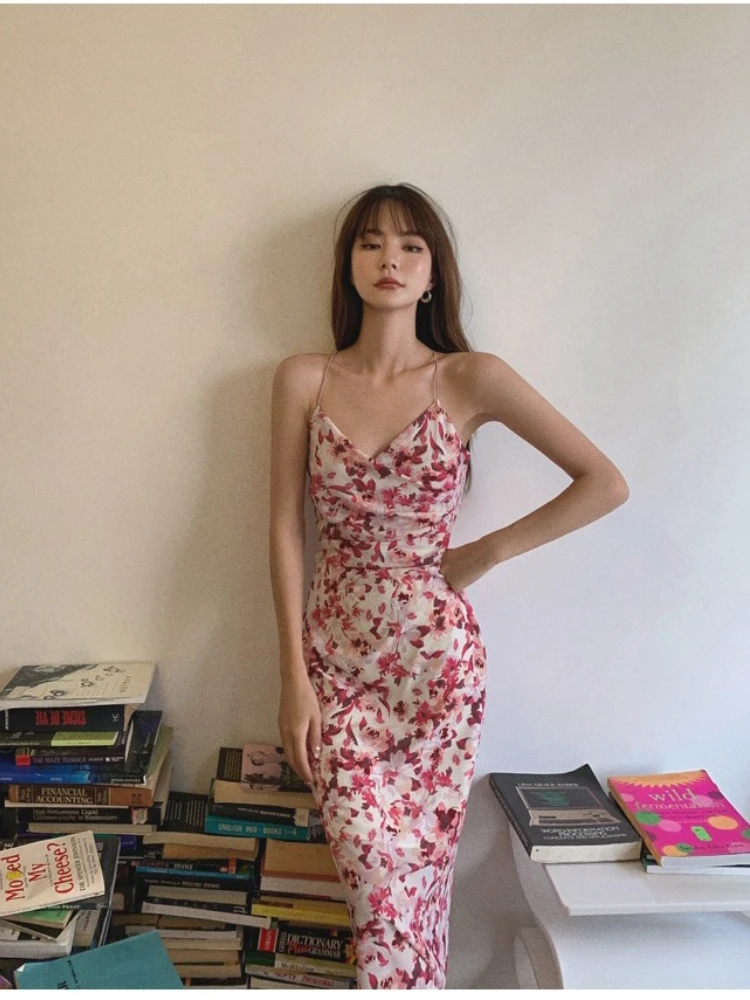 

Новое поступление лета 2025 года, винтажное длинное платье с цветочным принтом, женское сексуальное платье с открытой спиной и v-образным вырезом на бретельках, повседневное праздничное шикарное платье