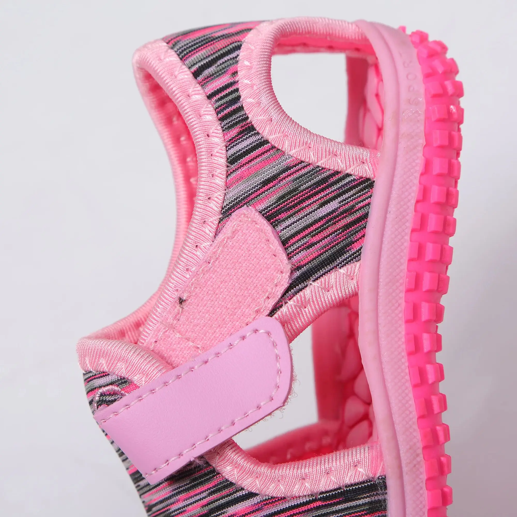 صنادل أطفال للأولاد والبنات، صنادل رياضية صيفية بغطاء لأصابع القدم، أحذية الشاطئ