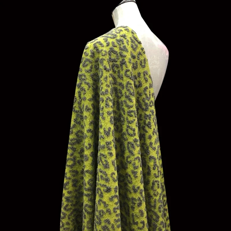 

Шерстяная кашемировая ткань Жаккардовая трикотажная осень-зима толстая короткая юбка пальто брендовая мода Diy шить окрашенная пряжа ткани по метрам