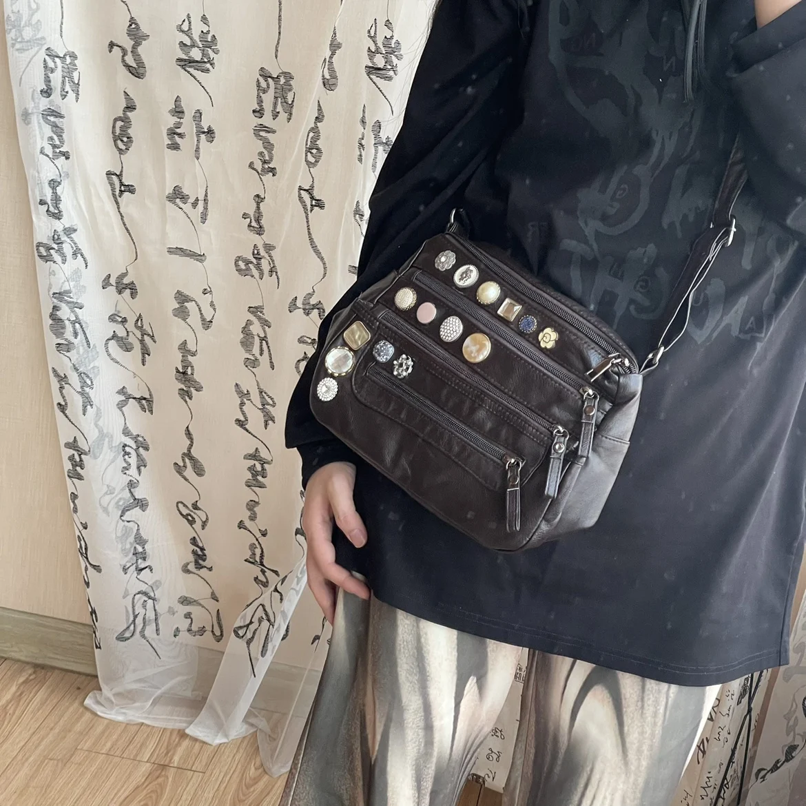 

Original Designer Brand Retro Button Wash Leather Shoulder Multi-layer Women's Backpack Lightweight Soft Leather Crossbody Bag