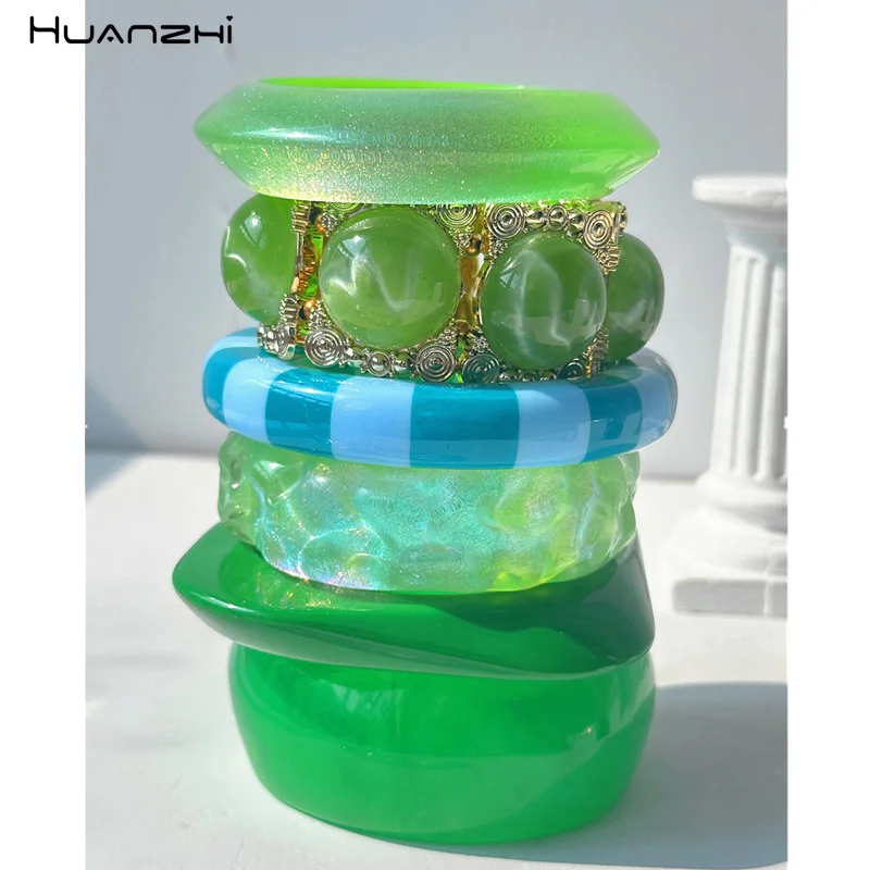 HUANZHI Sweet Transparent Green Resin Bracelet Irregular Elastic Splicing Geometric Wide Clear Bangle Jewelry for Women