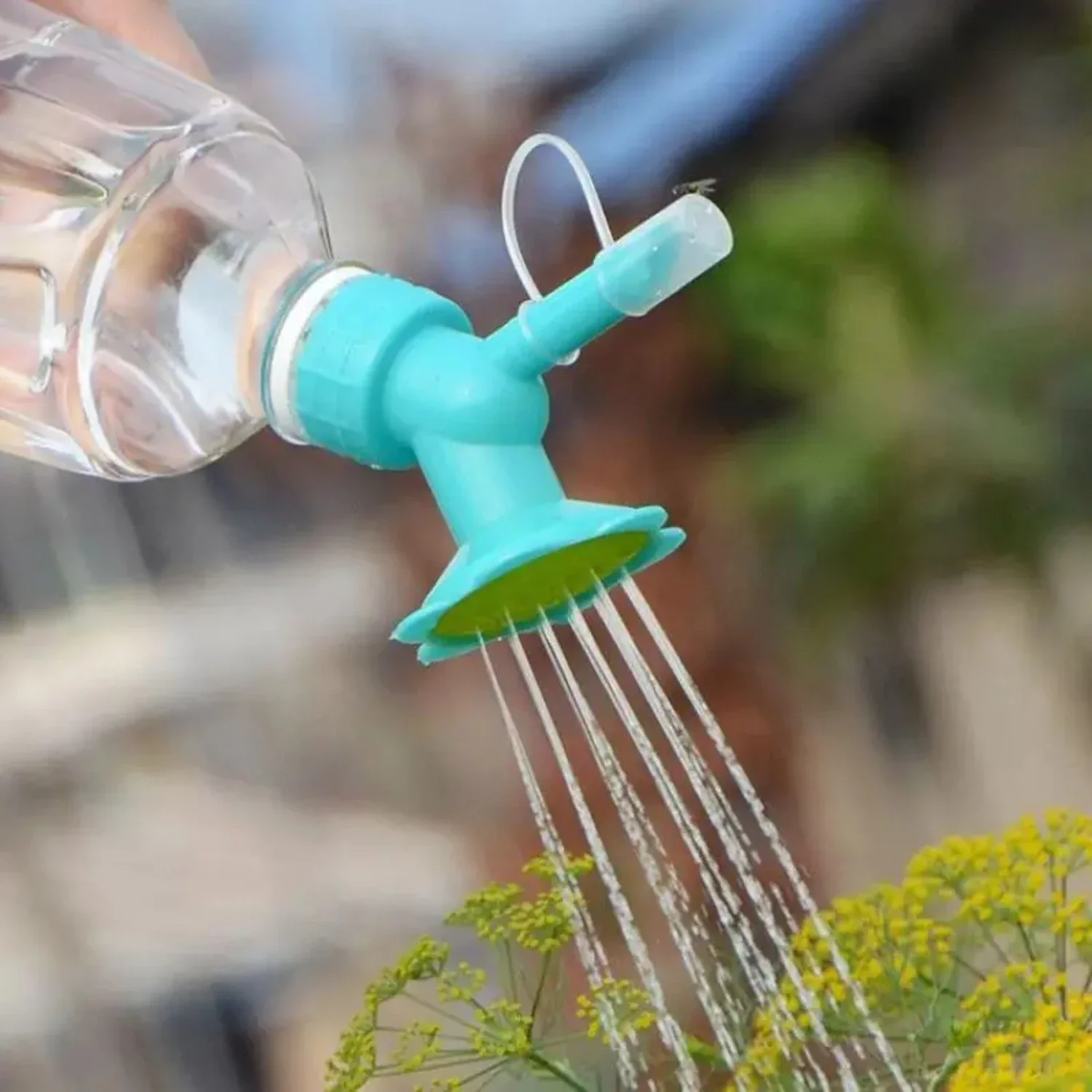 1pcs Beautiful and Efficient Plastic Sprinkler Nozzle for Garden Flower Plant Watering - 2 In 1 Flower Waterers Bottle and Water