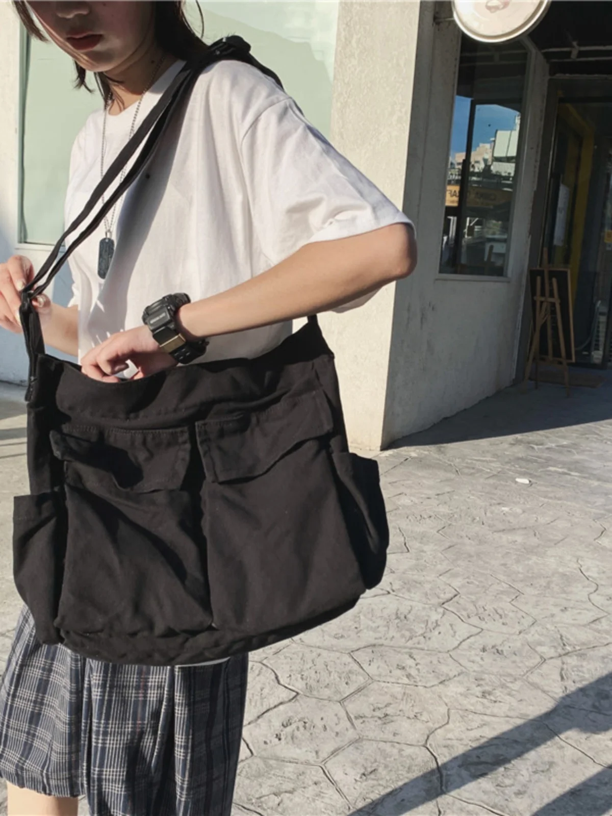 Large Capacity Canvas Crossbody Bag Women's Single Shoulder Backpack Artistic Youth Style for College Students Fashionable Bo...