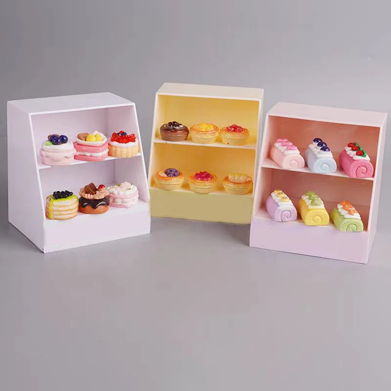 1/12 Scaffale di stoccaggio per snack in miniatura per cartoni animati Supermercato Bevande Piccolo scaffale di stoccaggio Mobili per case delle bambole Scaffale decorativo Giocattolo