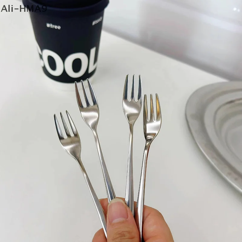 

Stainless Steel Round Spoon Net Red Golden Dinner Long Handle Stirring Dessert Spoons For Kitchen Accessories Gadgets