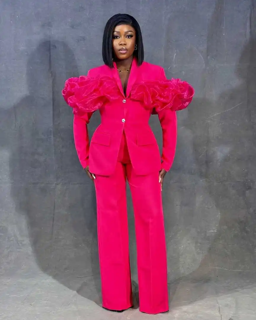 Personalizado rosa quente calças femininas ternos fino ajuste tule babados jaqueta formal senhoras desfile de moda festa wear outfits 2 peças