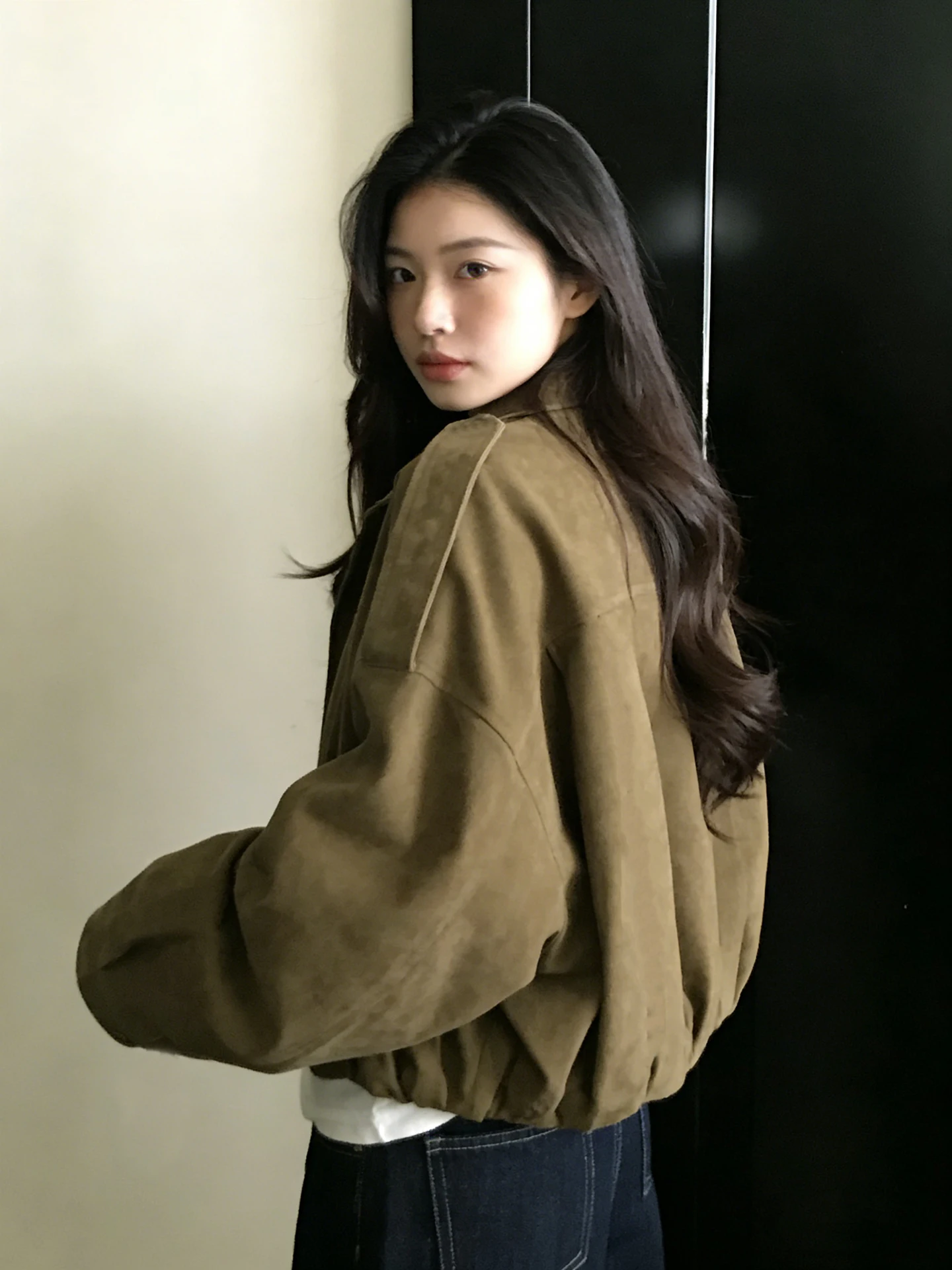 Chaqueta de cuero estilo retro americano para mujer, nueva colección de primavera, con dobladillo plisado, abrigo corto de exterior.