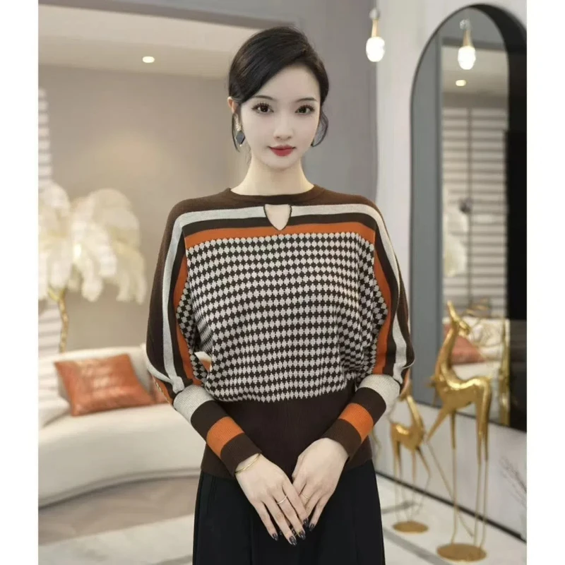 Qianniao Plaid Sweater Knitted Sweater Contrasting Color Splicing Autumn and Winter New Western-style Loose High-end Mom Top