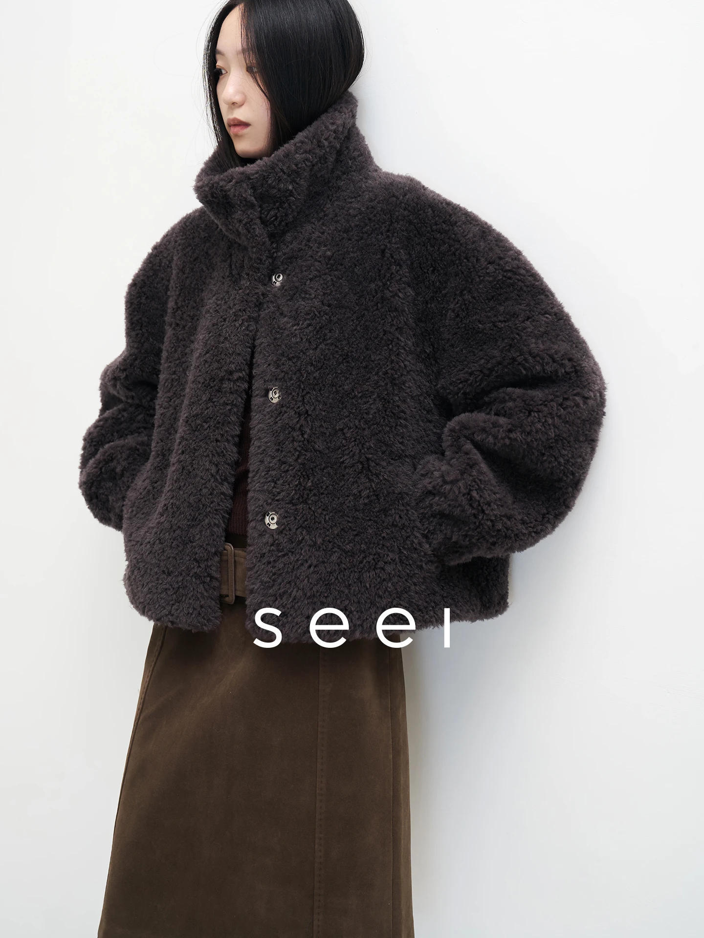 Jaqueta Feminina de Inverno Quente de Lã Grossa com Gola Alta, Detalhes em Couro e Pele, Manga Longa e Caimento Solto