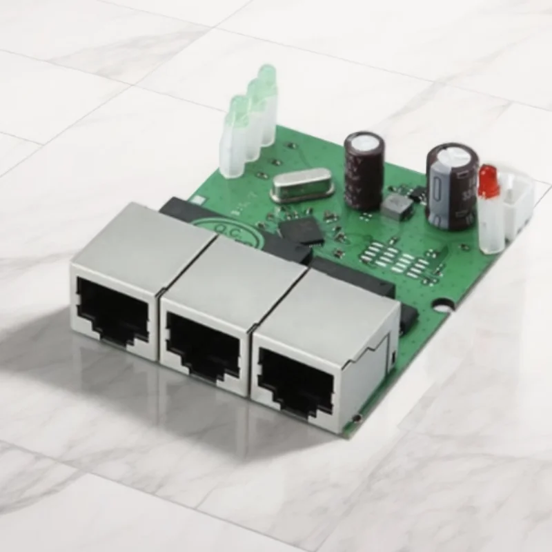 Mini piccolo modulo switch a 3 porte da 100 M con cavo splitter Internet ampio interruttore 5 V-12 V