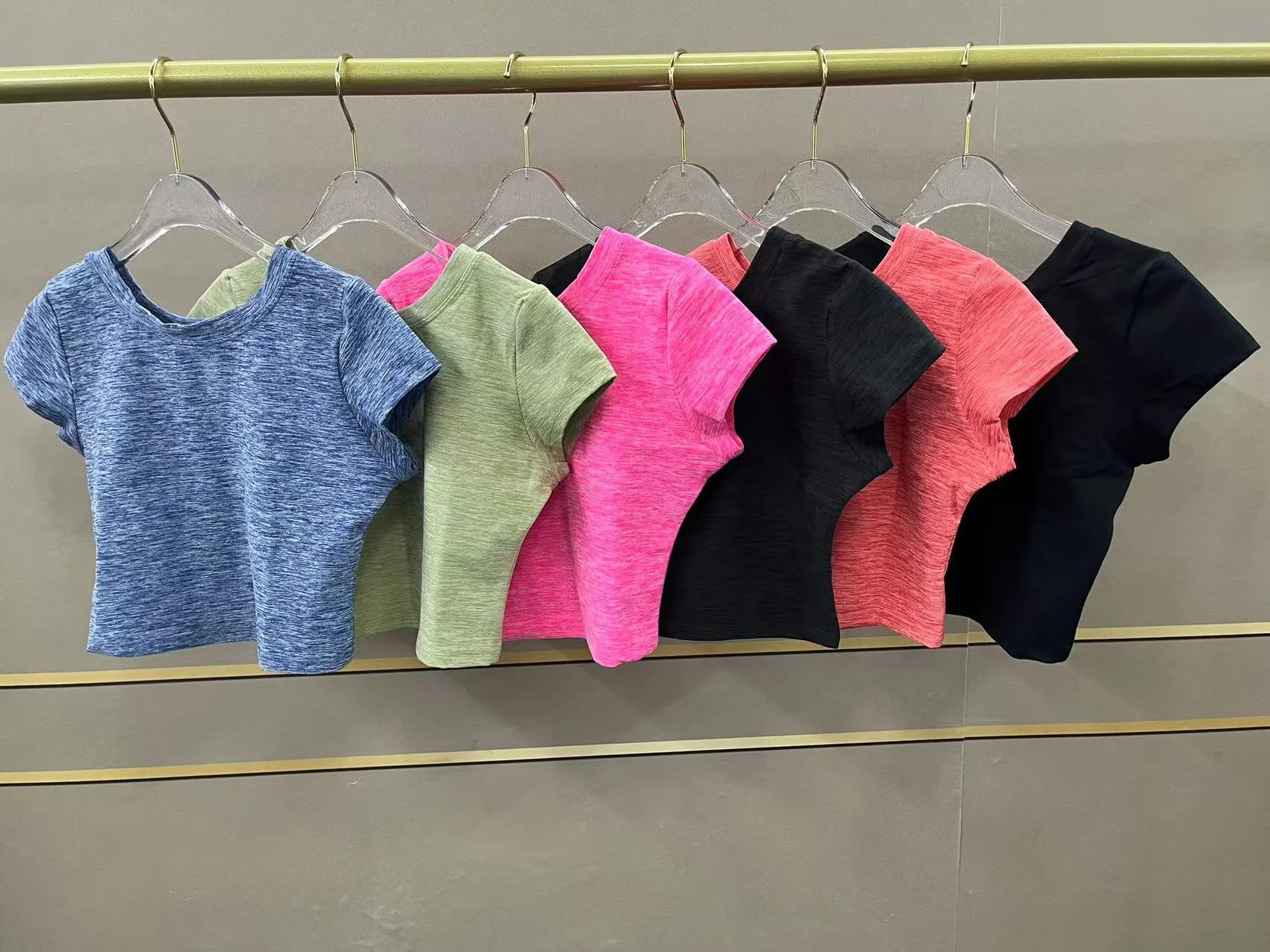 

Wide-Shoulder Brushed Short-Sleeved Yoga Wear, High-Intensity Fitness Wear, Fitness Running Short-Sleeved Top