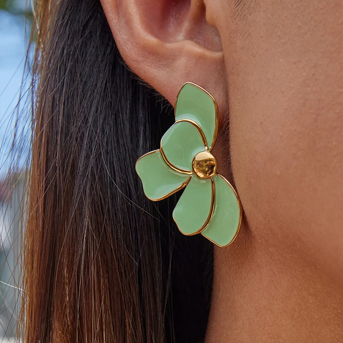 

Green Pink Enamel Petal Flower Stud Earrings for Women Stainless Steel Exquisite Spring Summer Daily Trending Jewelry