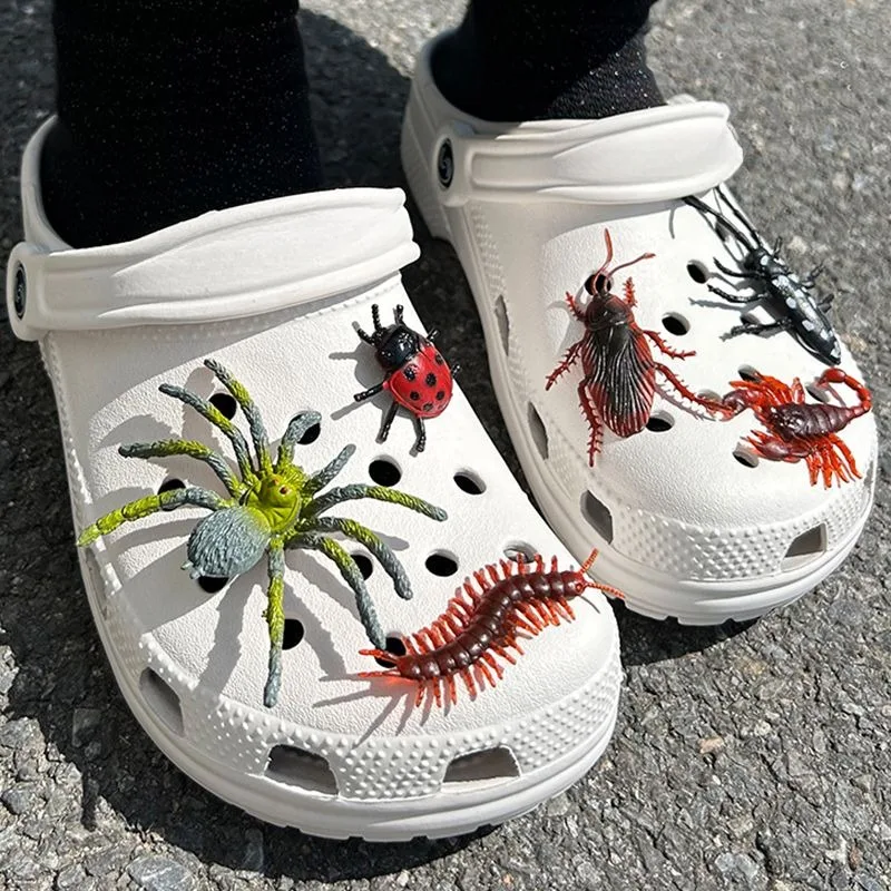 

Simulated Horror Insect Series Charms for Crocs Funny Footwear Decoration DIY Ins Popular Scaring Adornment for Clogs Sandals