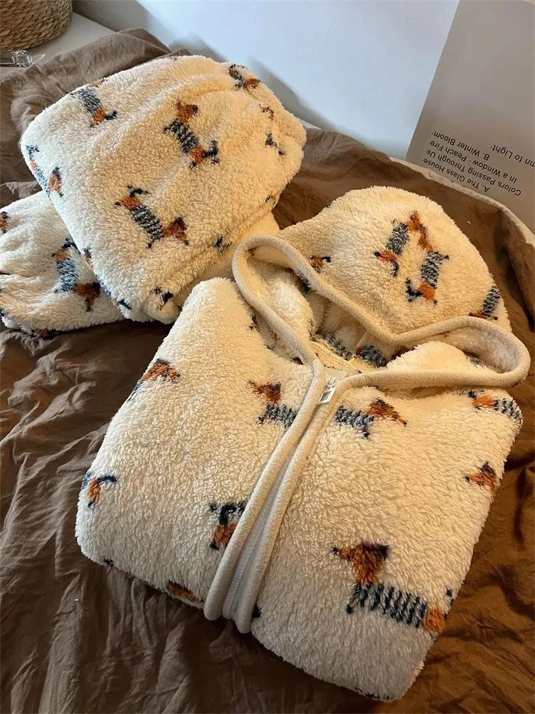 طقم بيجامات نسائي مقاس كبير من Thiened Coral Fce مع قبعة ملابس منزلية شتوية طقم مكون من قطعتين ملابس مريحة ودافئة